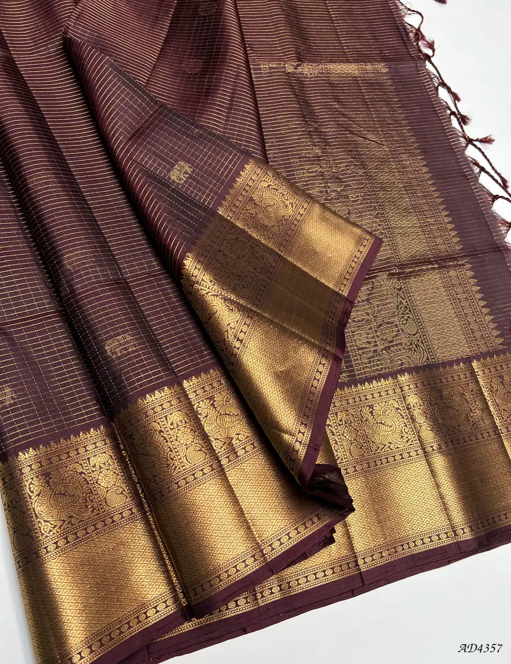 CoffeeBrown - Checkerd Kanchi Border Soft Silk Saree Front View