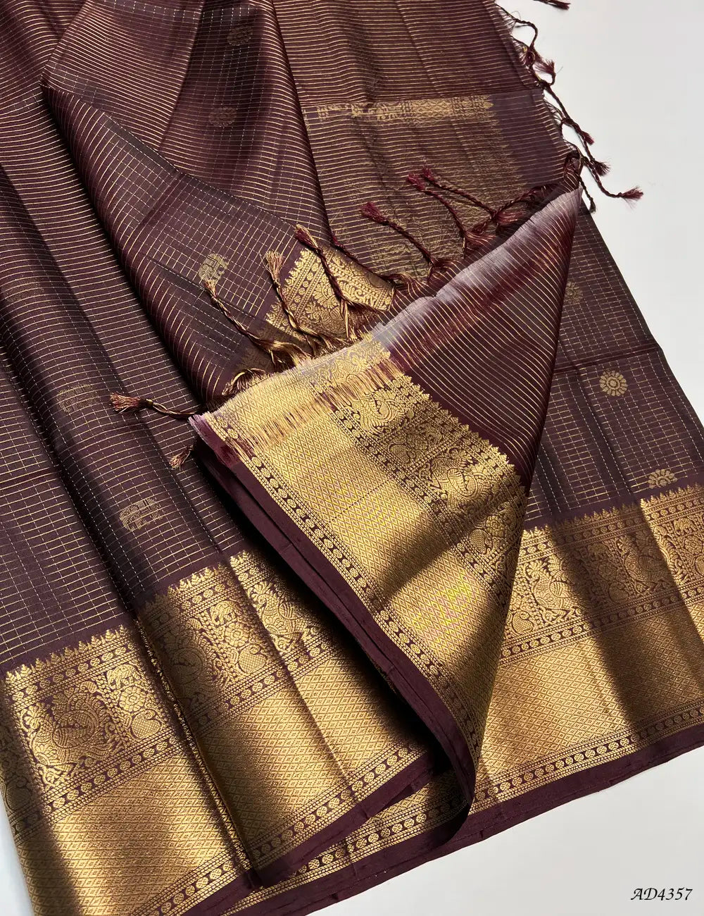 CoffeeBrown - Checkerd Kanchi Border Soft Silk Saree Pallu View