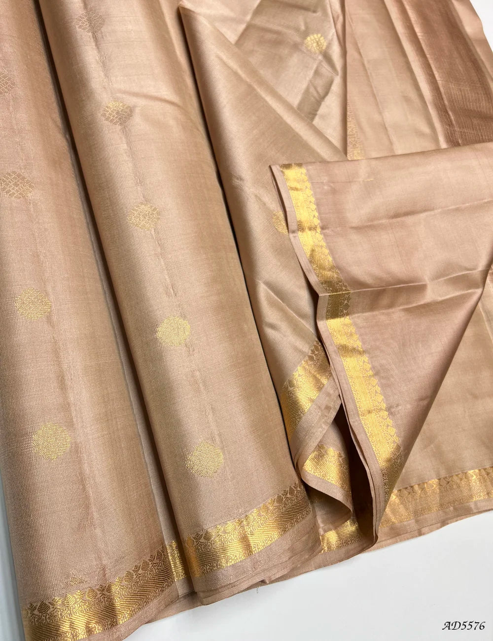 Cream - Kanchi Border Soft Silk Saree Pallu View
