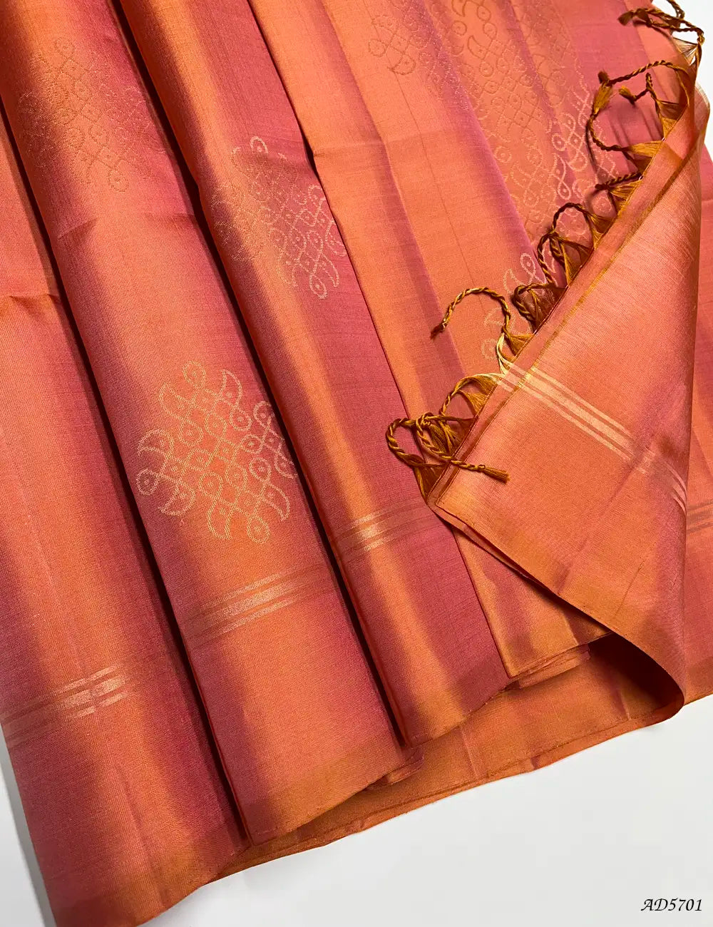 Creamy Peach - Kolam Soft Silk Saree Pallu View