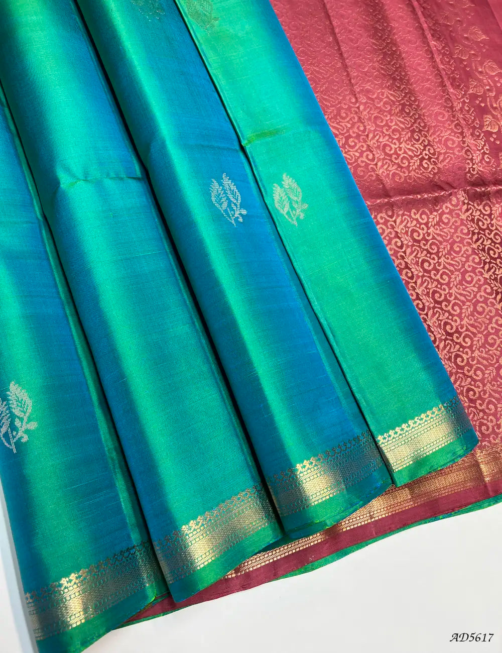 Dual Tone Green & Dark Peach Pink - Kanchi Border Soft Silk Saree Front View