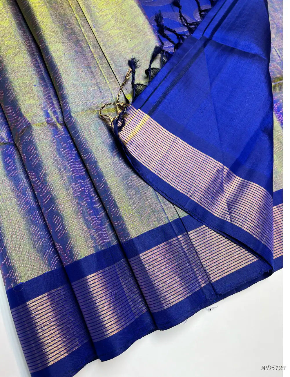 Dual Tone Green & Navy  Blue - Soft Silk Bridal Saree Pallu View
