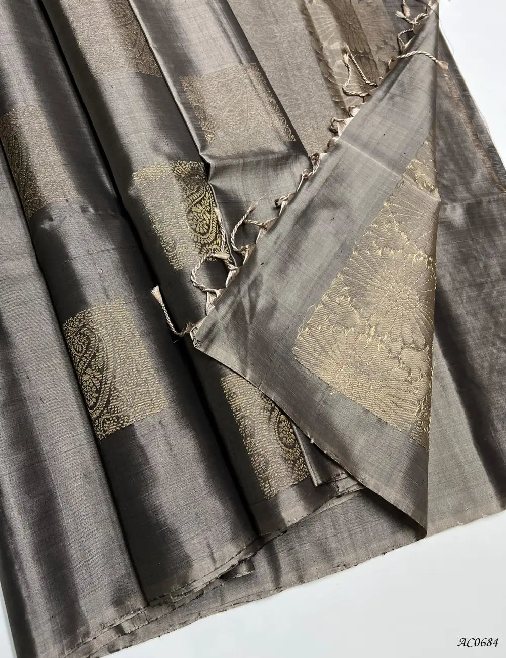 Elephant Grey - Soft Silk Saree Pallu View