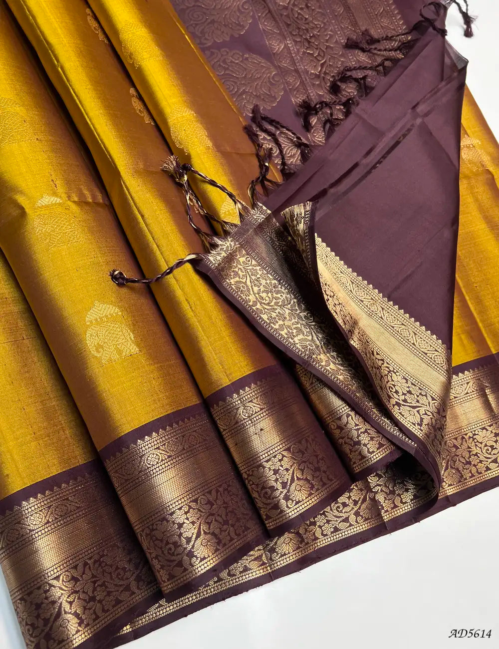 Golden & Coffee Brown - Kanchi Border Soft Silk Saree Pallu View