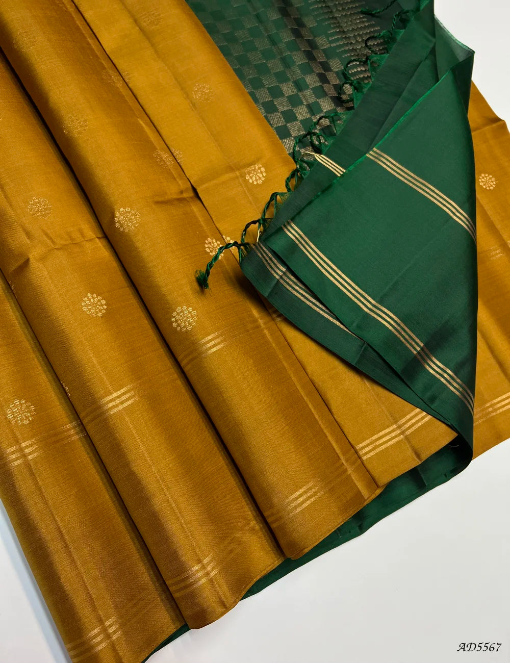 Golden Poppy - Soft Silk Saree Pallu View