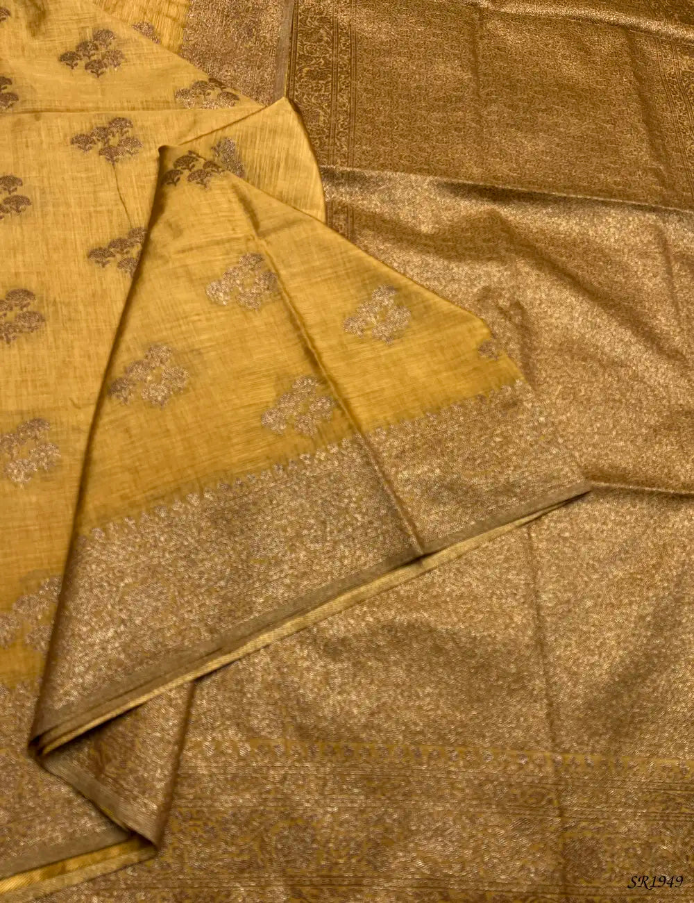 Golden - Semi Raw Silk Saree Pallu View