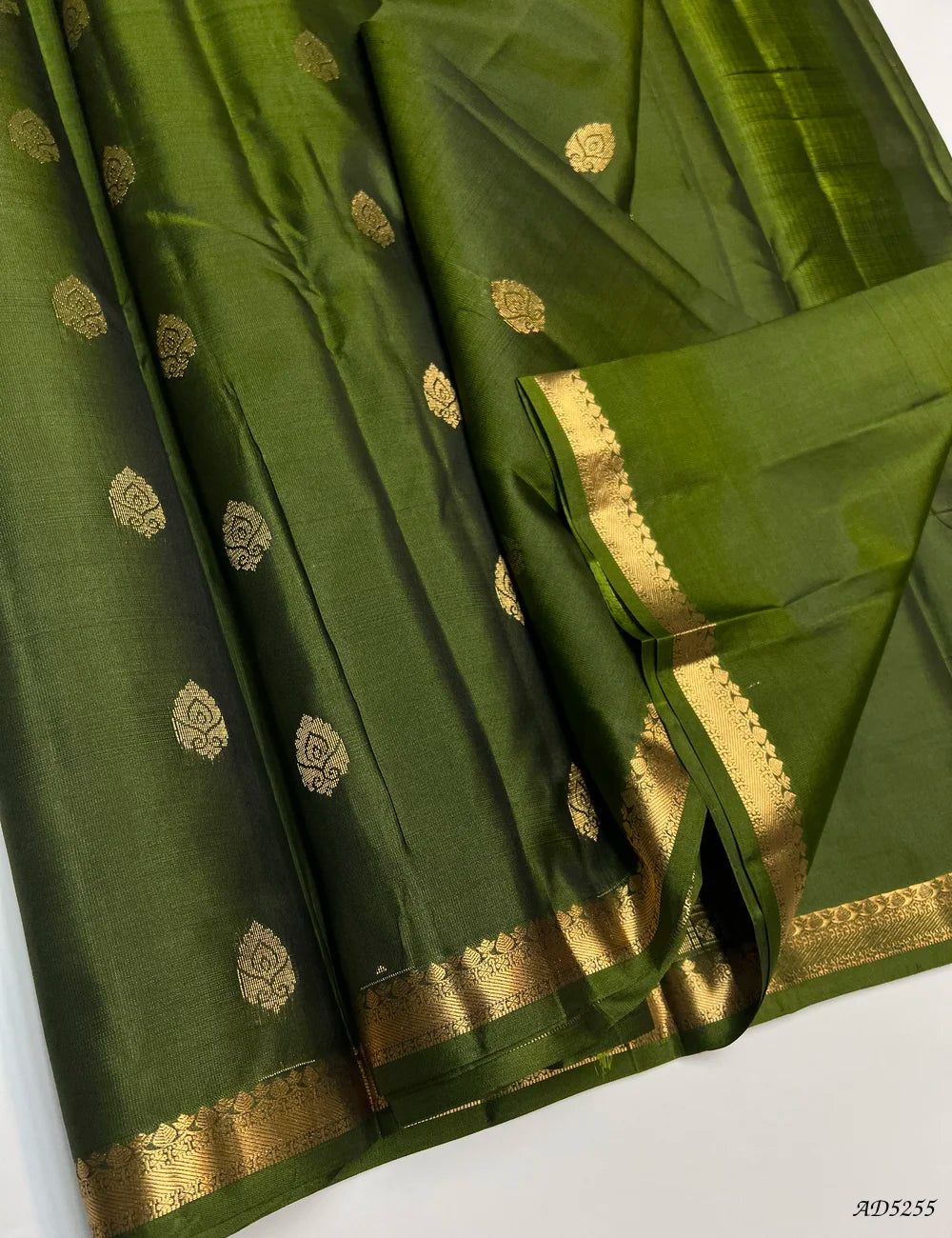 Green - Kanchi Border Soft Silk Saree Pallu View