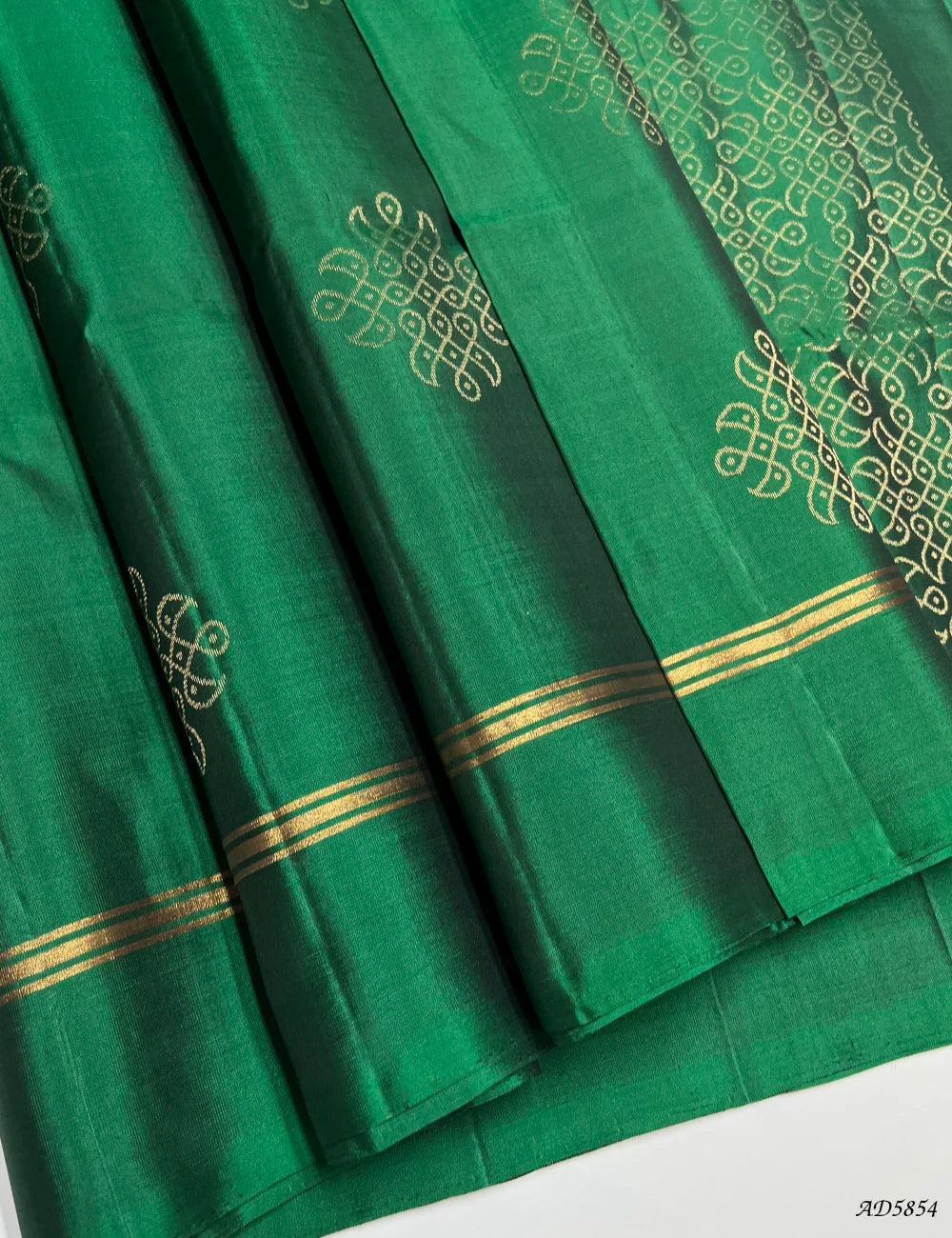 Green - Kolam Soft Silk Saree Front View