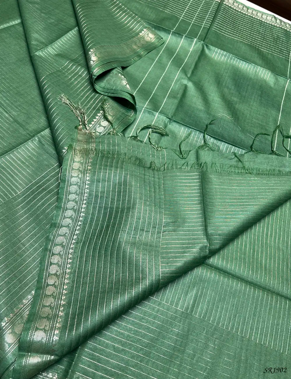 Green - Moonga Silk Saree Pallu View