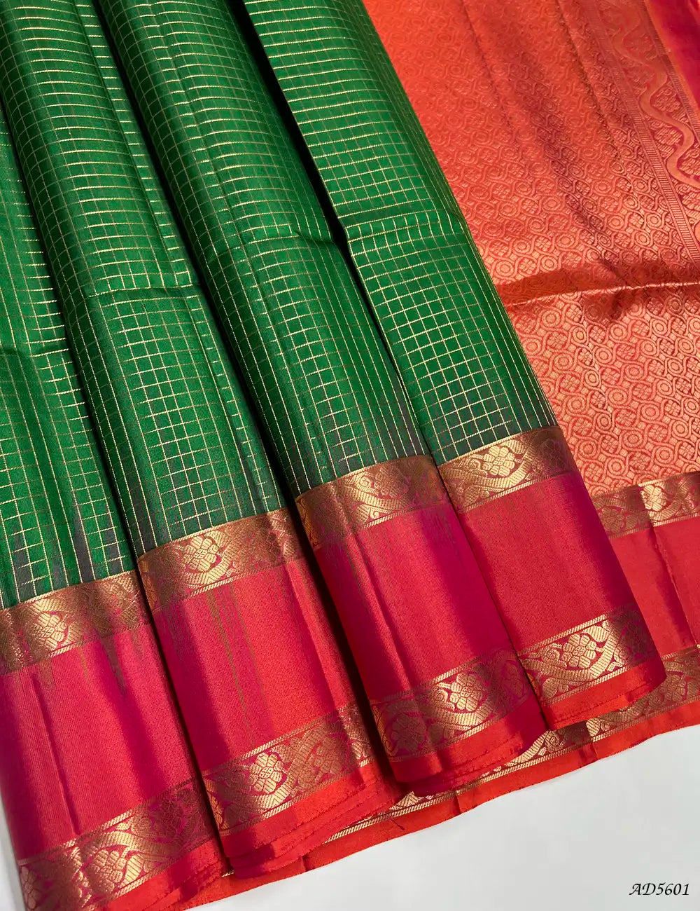 Green & Orangish Pink - Checkerd Retta Pet Soft Silk Saree Front View