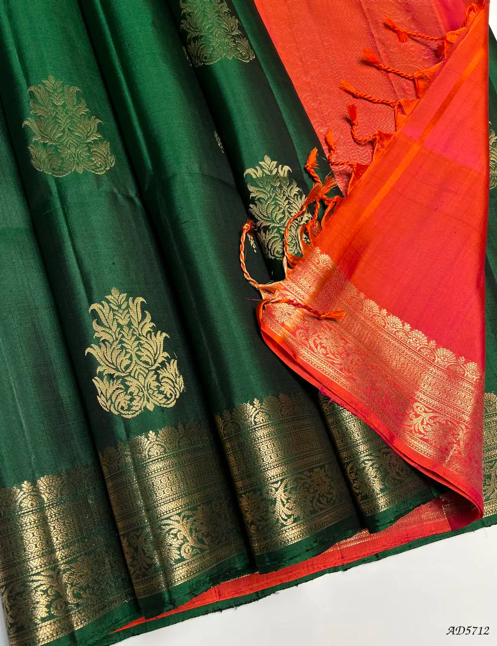 Green & Orangish Pink - Kanchi Border Soft Silk Saree Pallu View