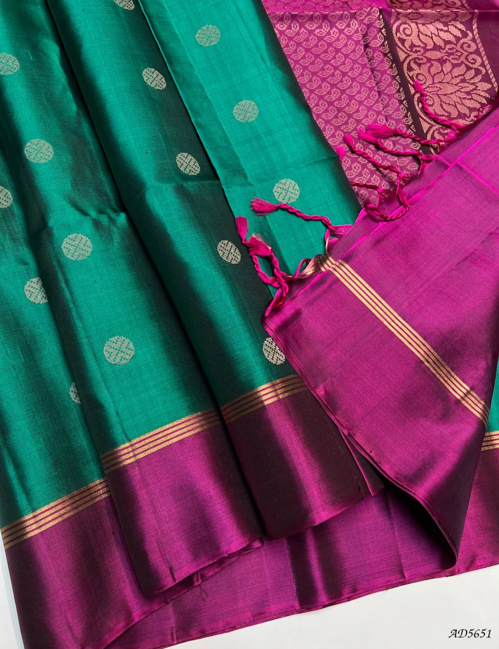 Green & Rani Pink - Soft Silk Saree Pallu View