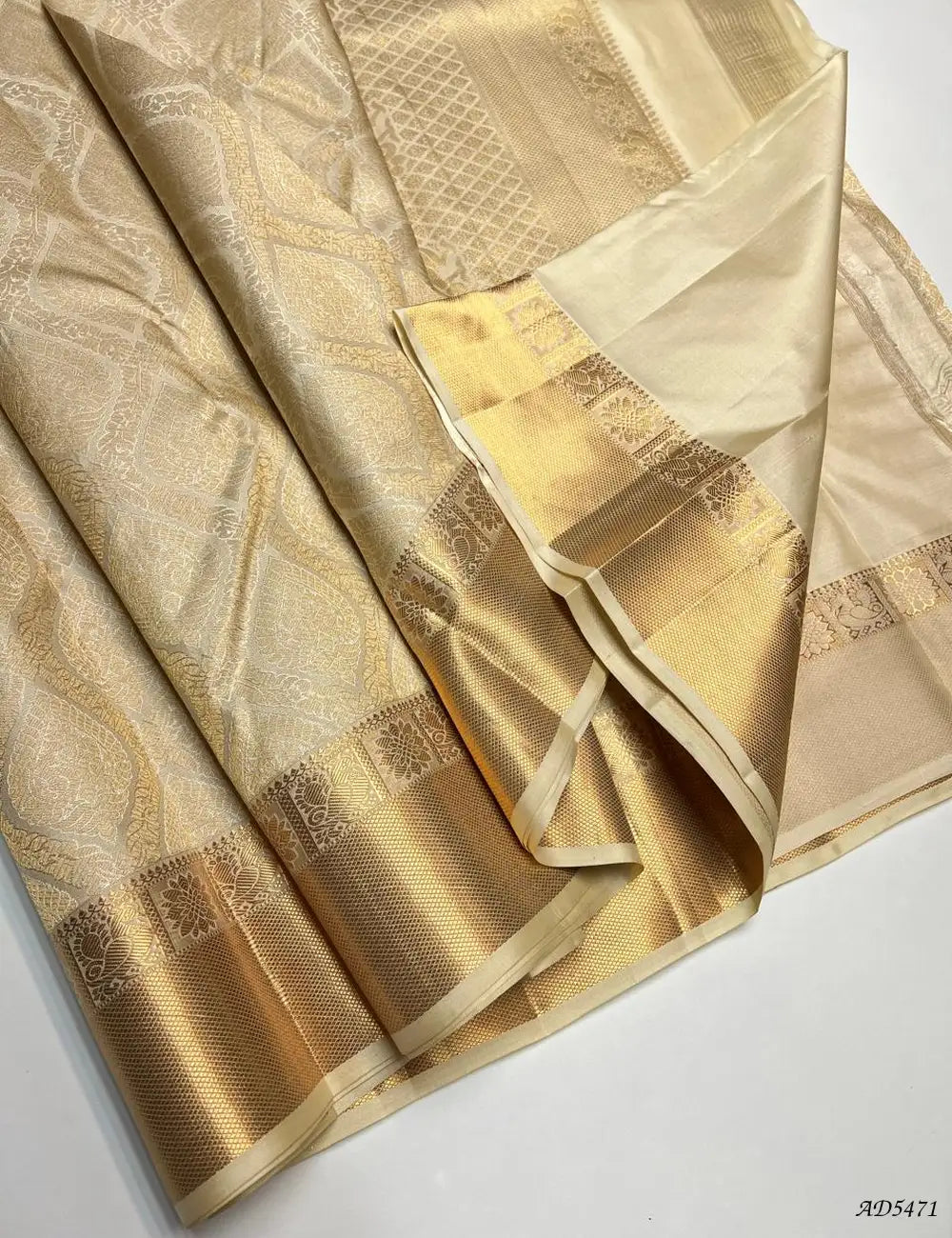Half White - Kajeevaram Bridal Brocade Soft Silk Saree Pallu View