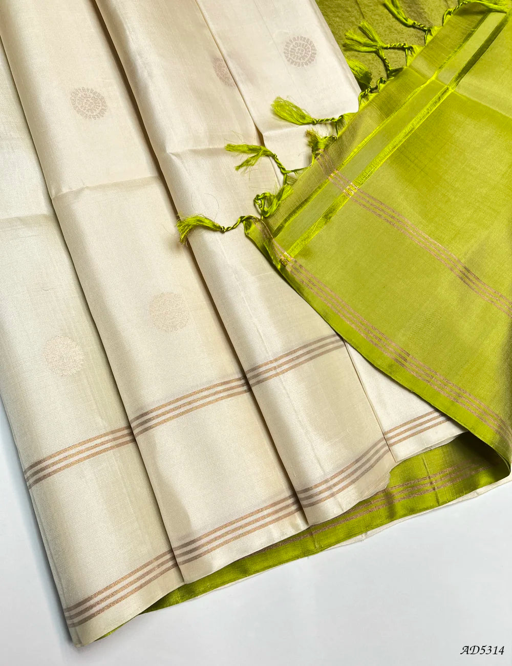 Half White & Parrot Green - Soft Silk Saree Pallu View