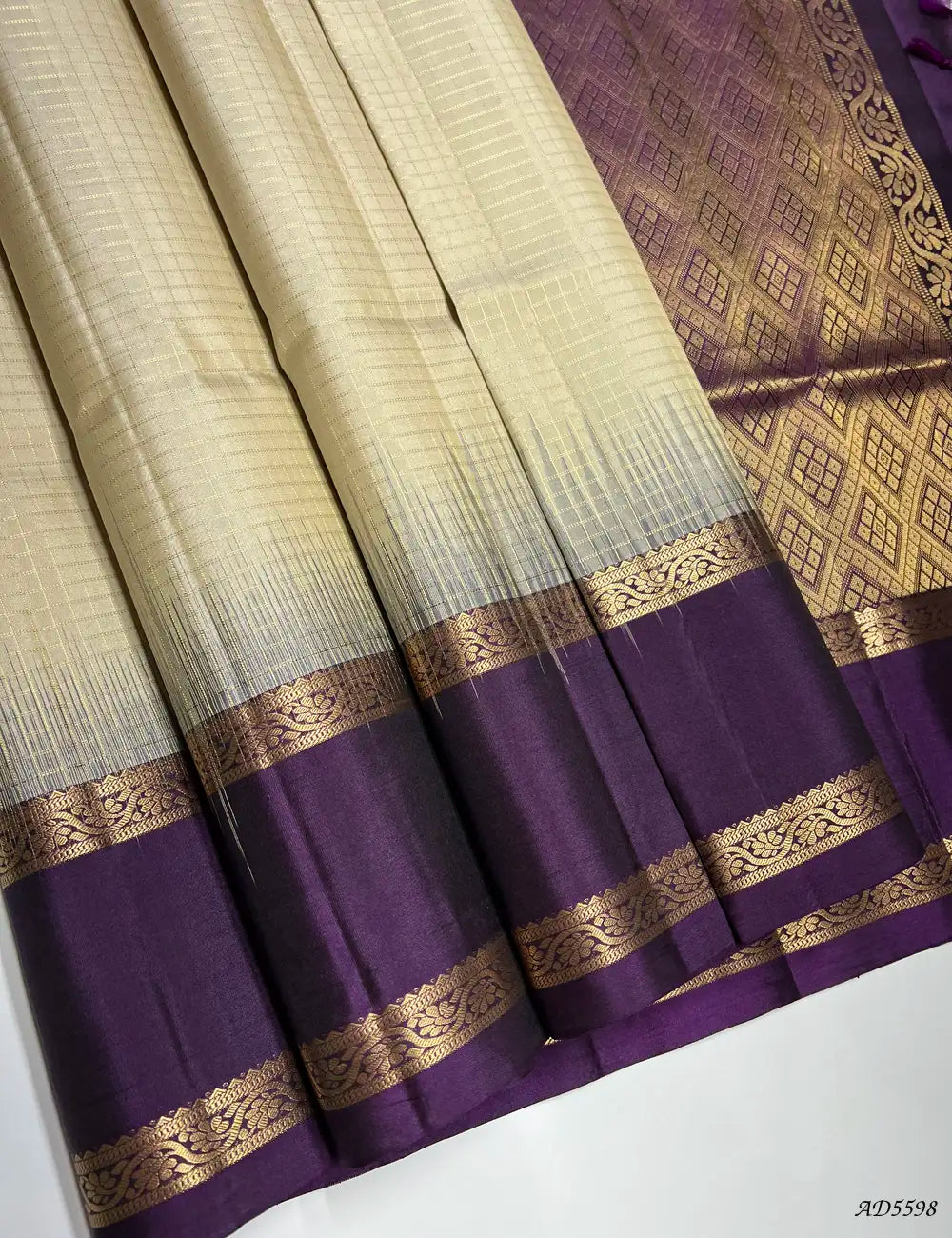 Half White & Purple - Checkerd Retta Pet Soft Silk Saree Front View