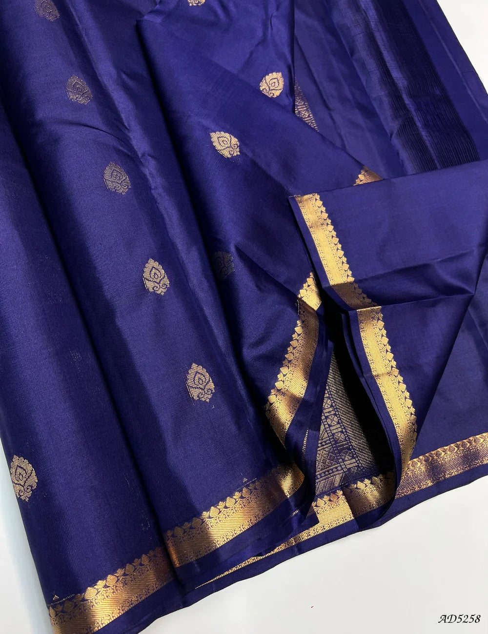 Ink Blue - Kanchi Border Soft Silk Saree Pallu View