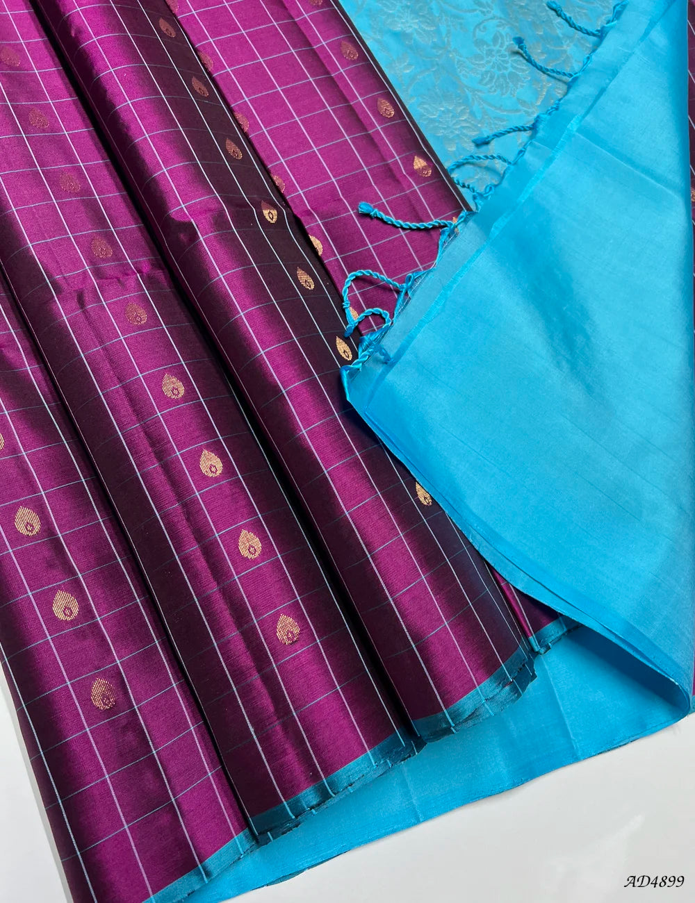 Jam & Sky Blue - Checkerd Soft Silk Saree Pallu View