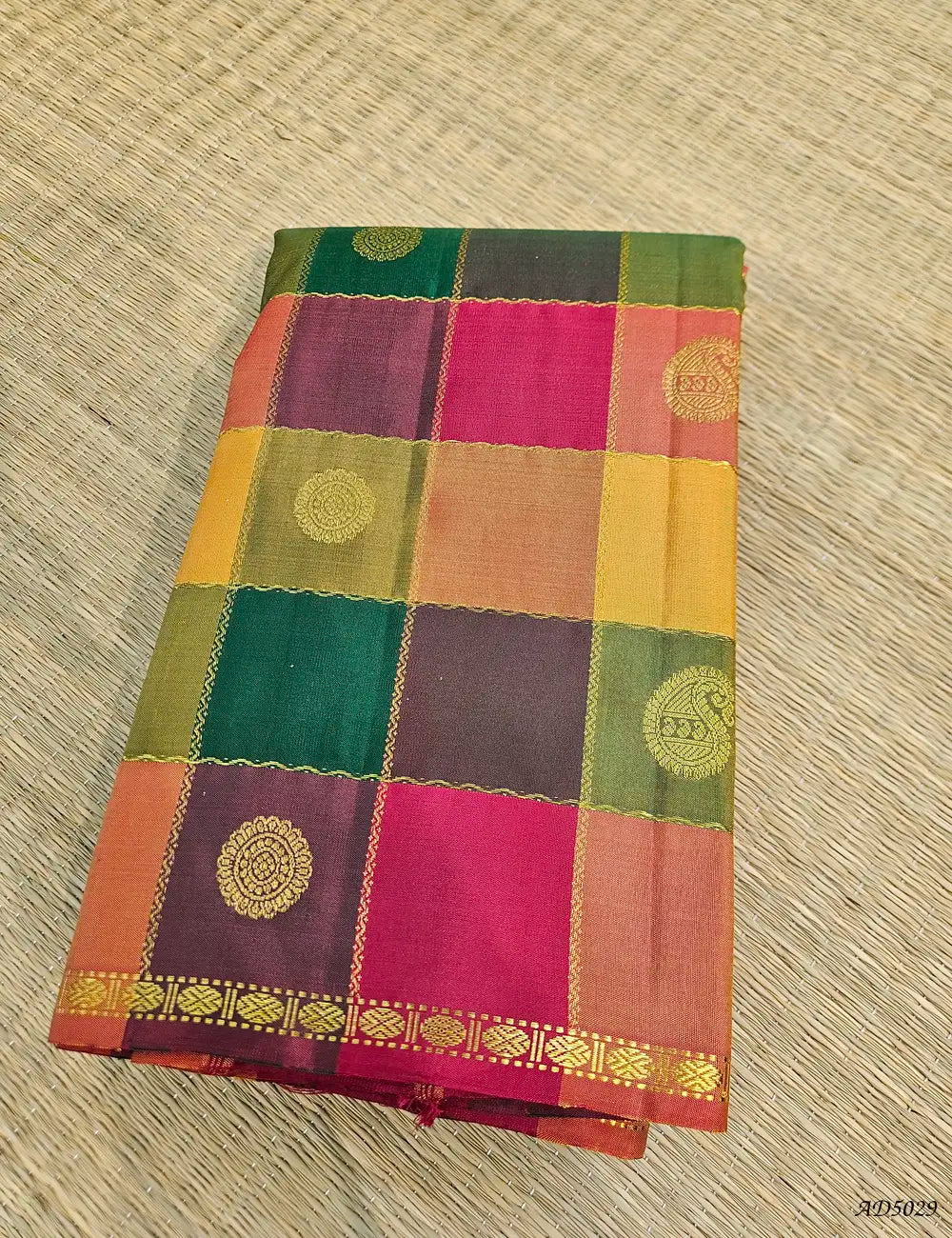 Kanjeevaram Pazhum Pazhamum Soft Silk Saree -