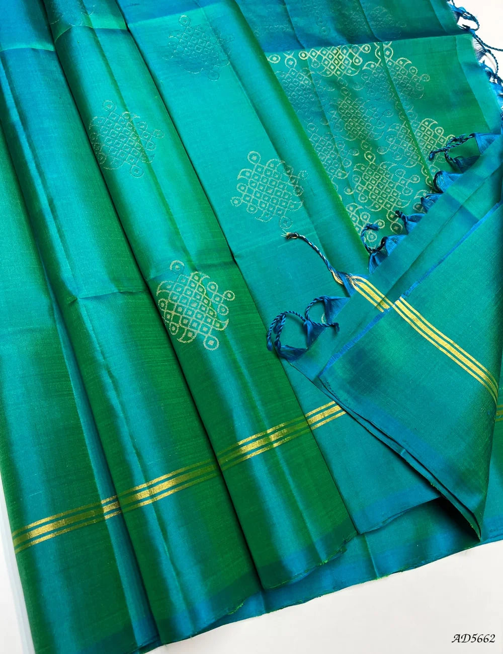 keppel Green - Kolam Soft Silk Saree Pallu View