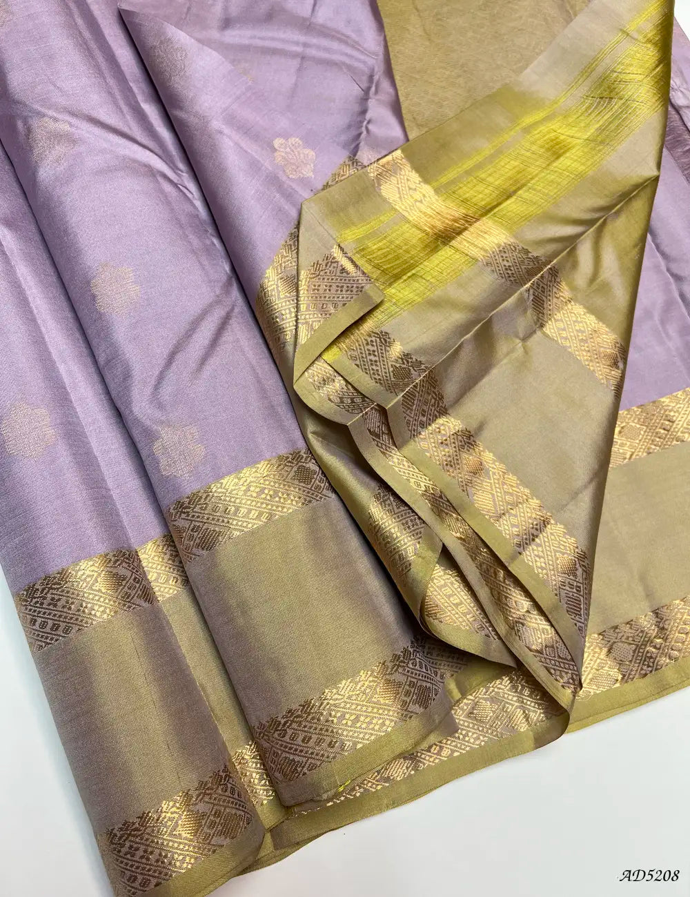 Lavender & Beige - Retta Pet Border Soft Silk Saree Pallu View