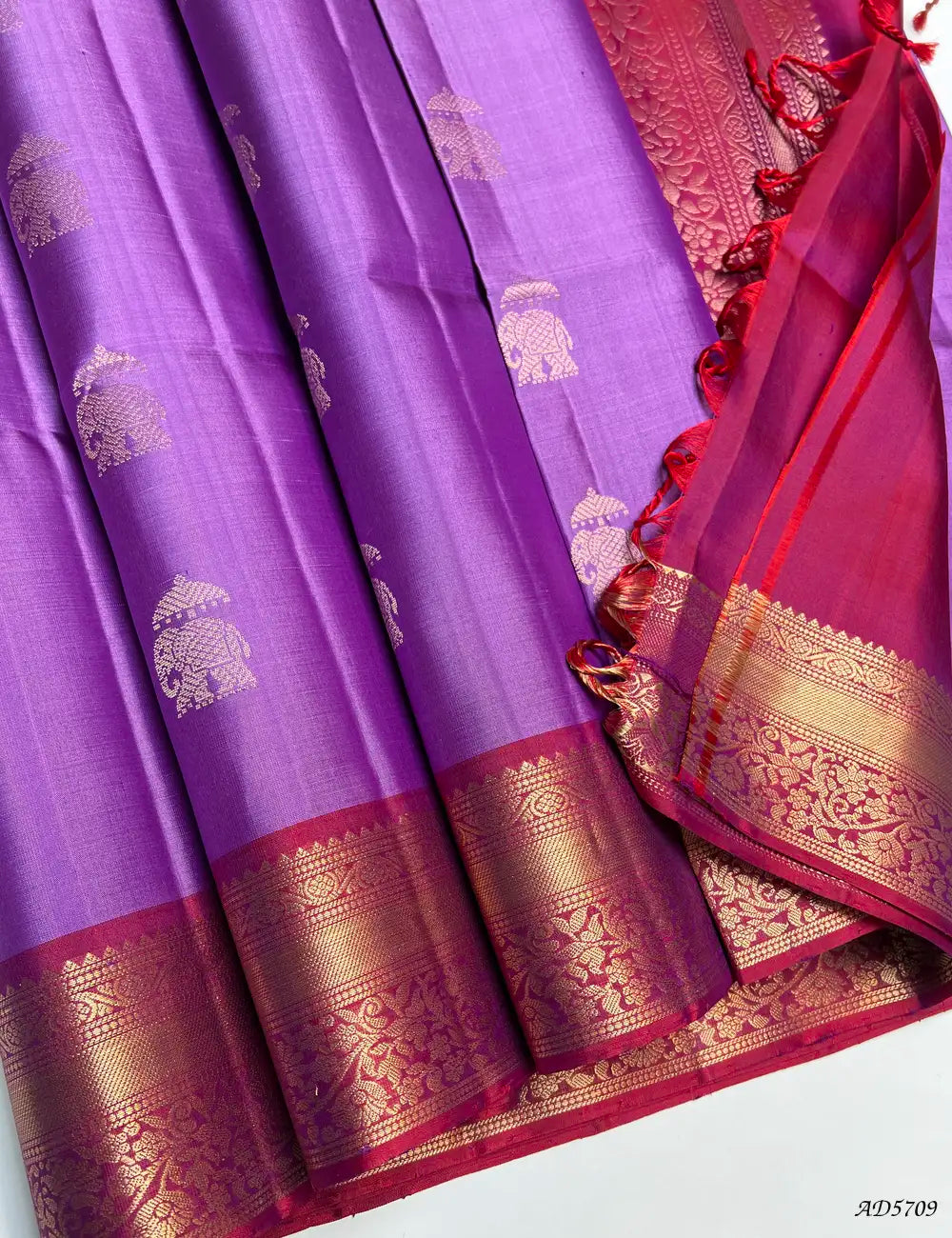 Lavender & Red - Kanchi Border Soft Silk Saree Pallu View