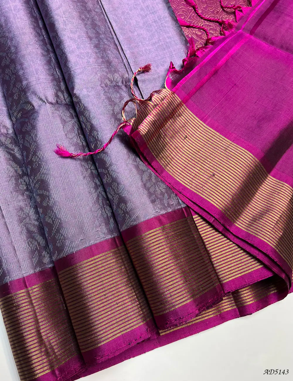 Lilac & Dual Tone Pink - Soft Silk Bridal Saree Pallu View