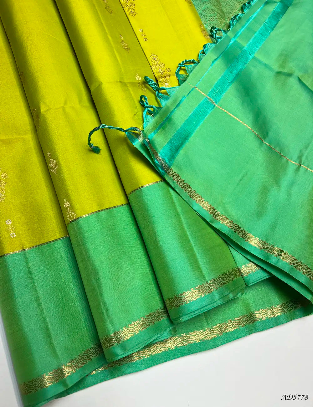 Lime Green & Seafoam Green - Bentex  Soft Silk Saree Pallu View