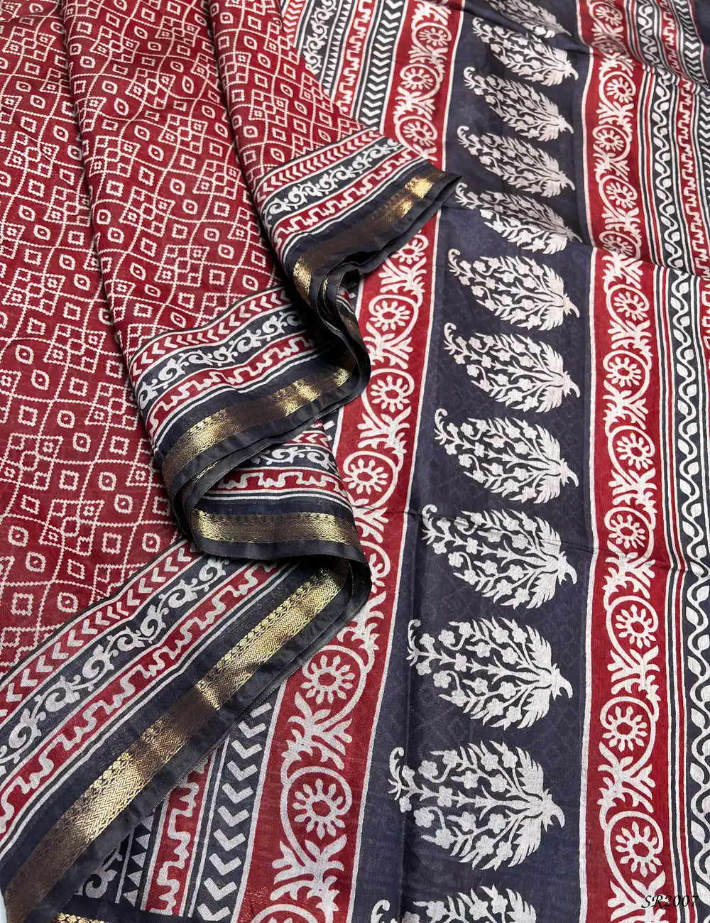 Maroon & Ink Blue - Chanderi Saree Pallu View