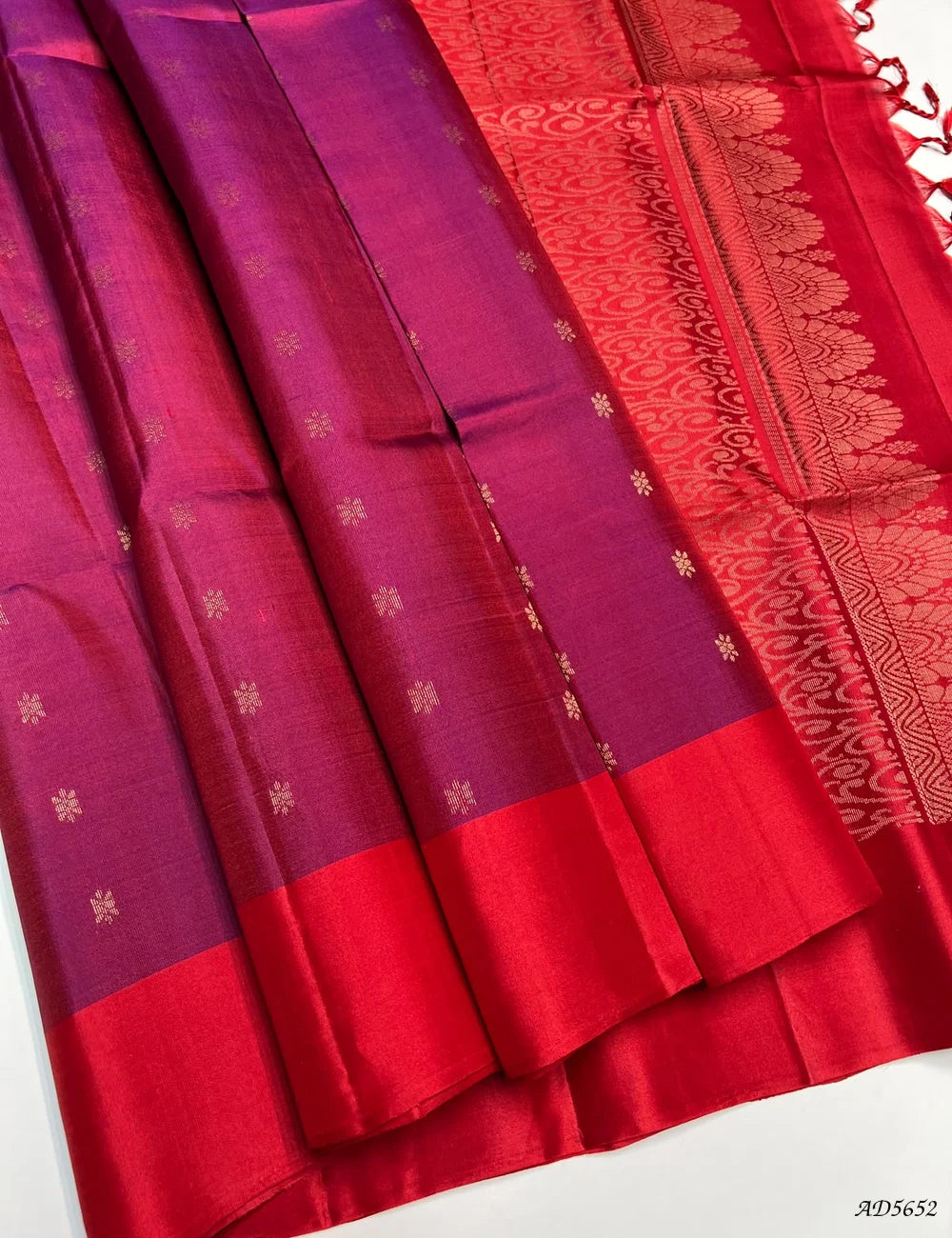Maroon & Red - Soft Silk Saree Pallu View
