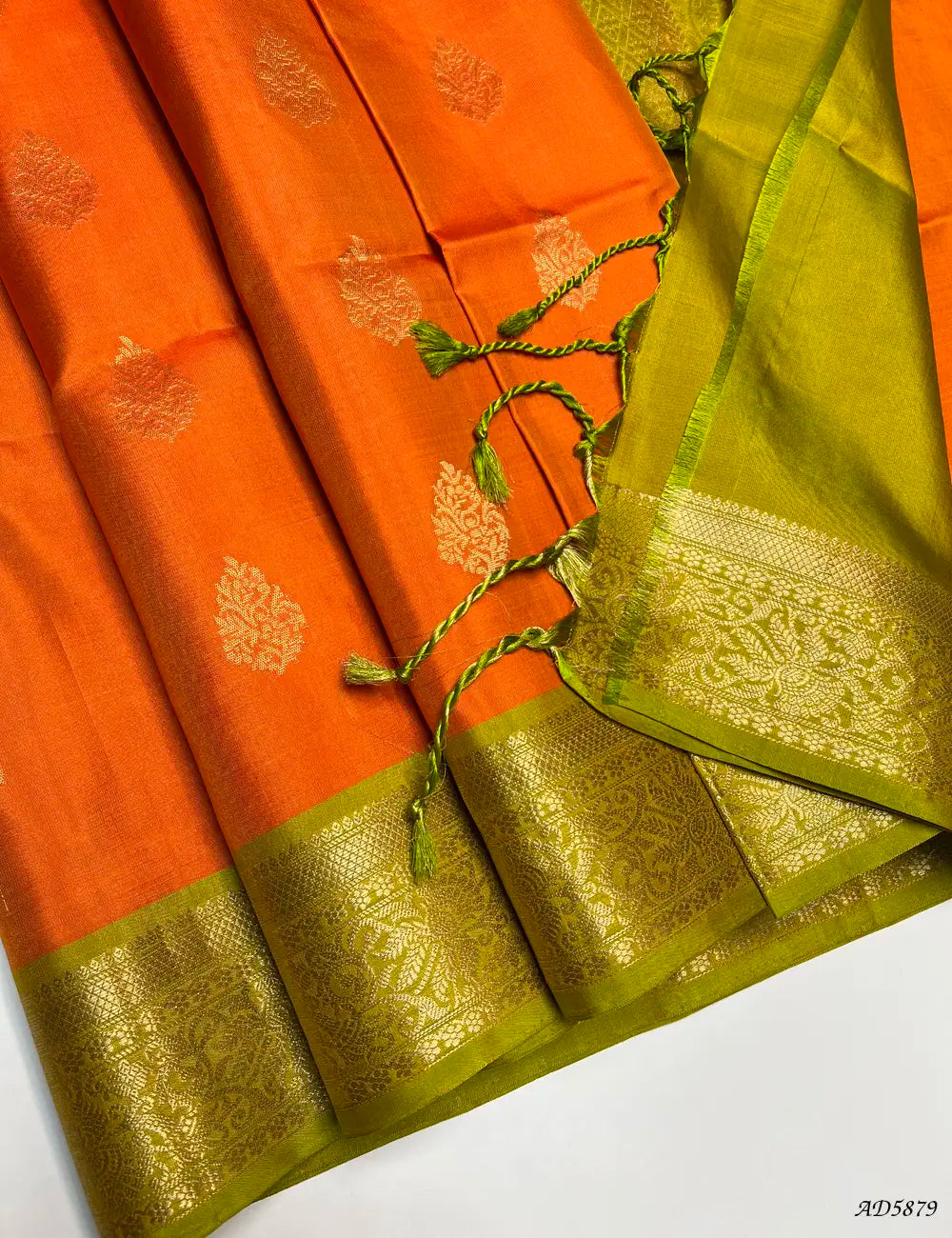 Orange & Olive Green - Kanchi Border Soft Silk Saree Pallu View