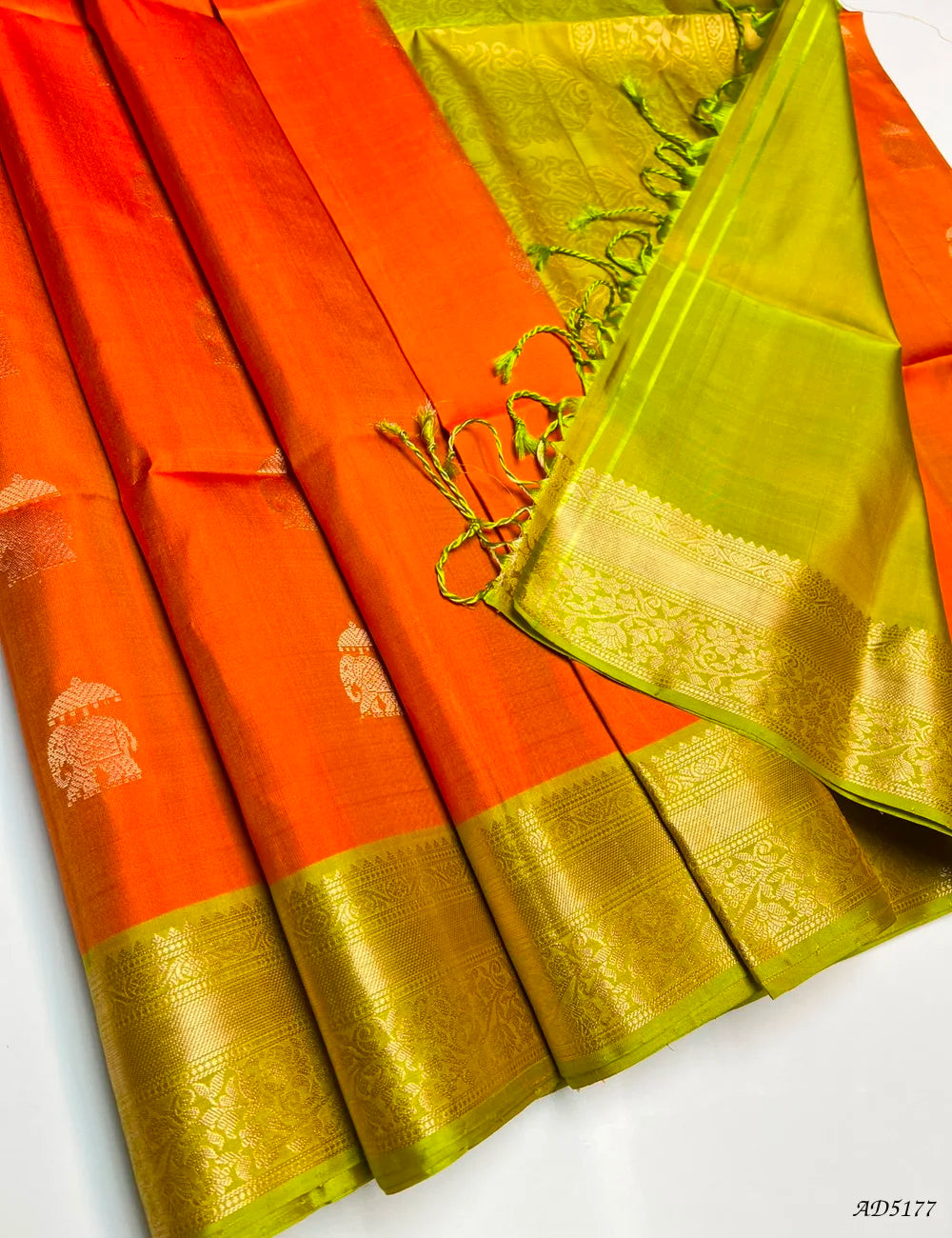 Orange & Parrot Green - Kanchi Border Soft Silk Saree Pallu View