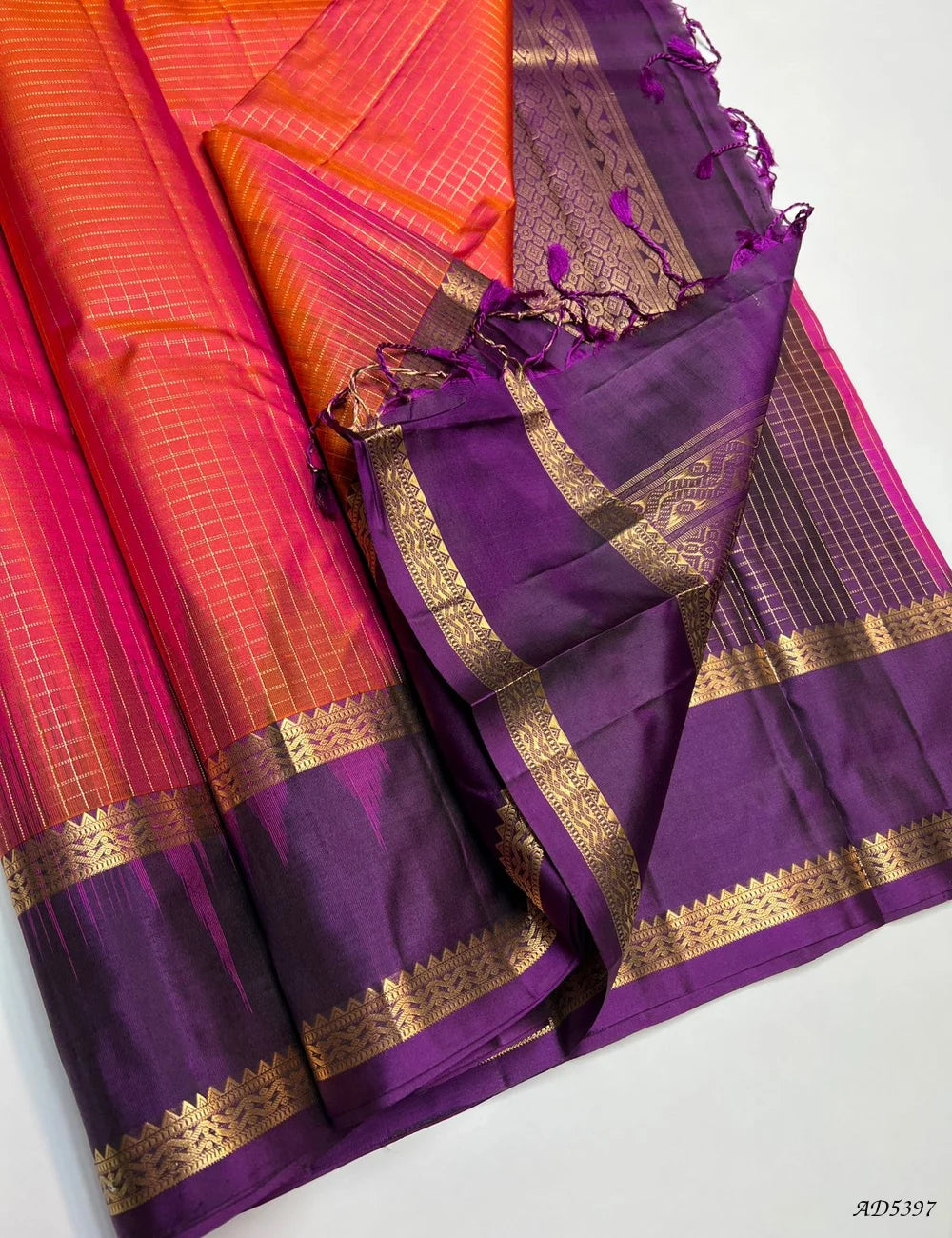 Orangish Pink & Purple - Checkerd Retta Pet Soft Silk Saree Pallu View