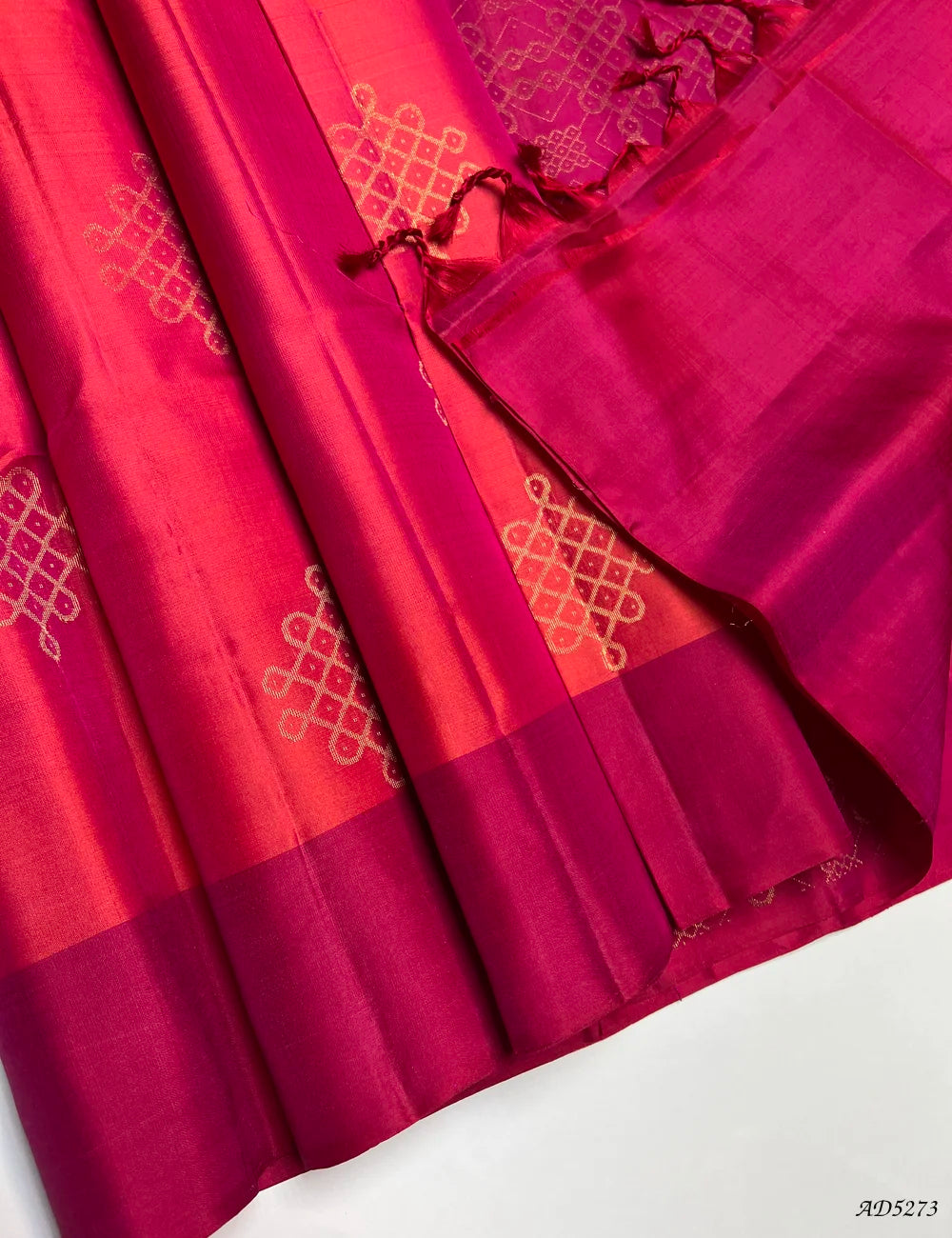 Orangish Pink & Rani Pink - Soft Silk Saree Pallu View
