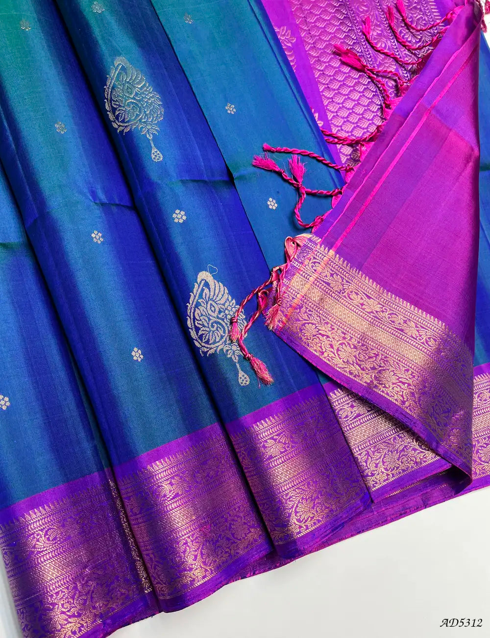Peacock Blue & Dual Tone Purple - Kanchi Border Soft Silk Saree Pallu View