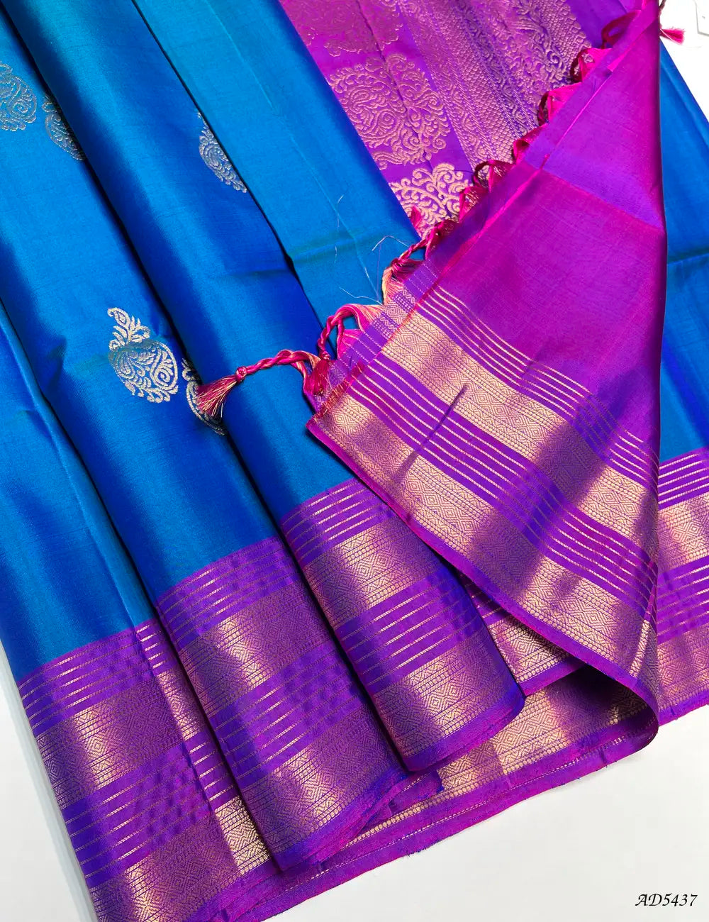 Peacock Blue & Purple - Kanchi Border Soft Silk Saree Pallu View