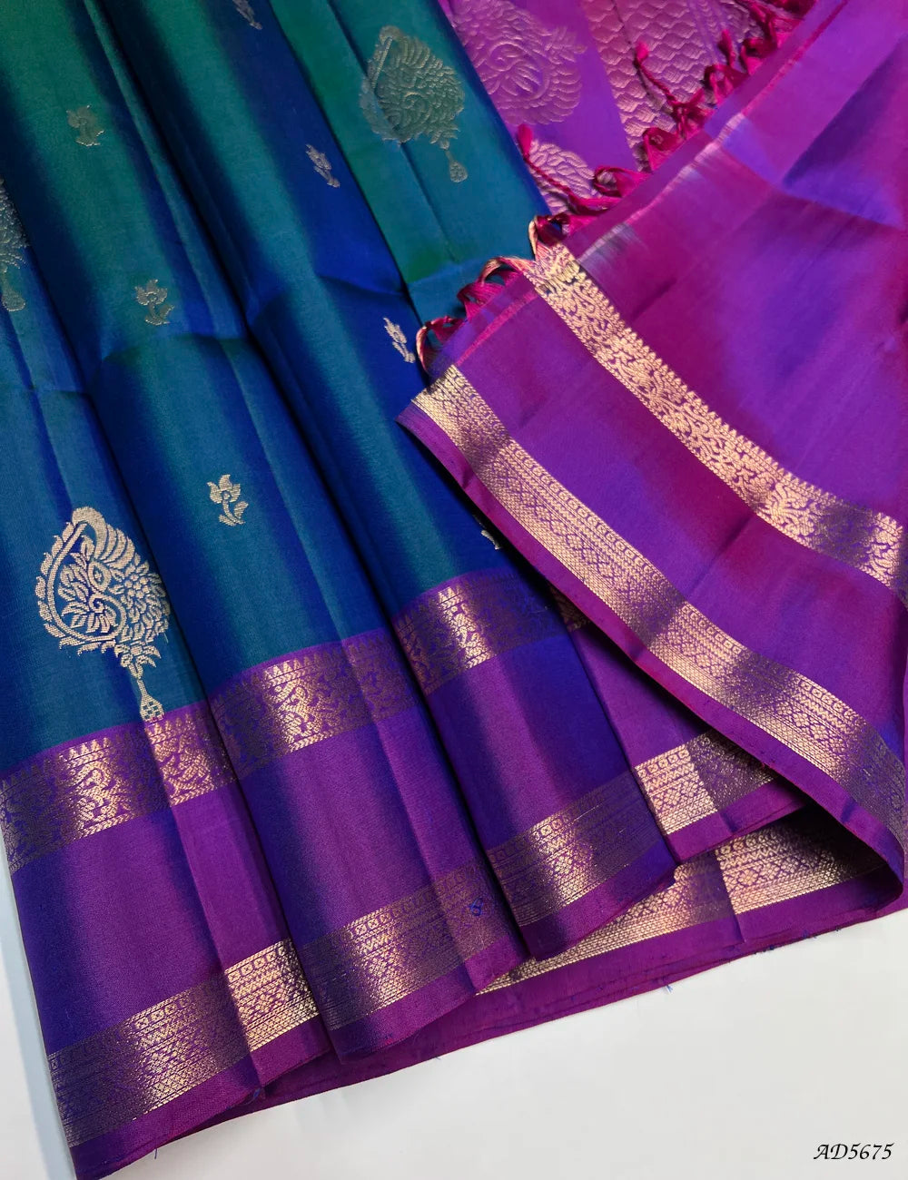 Peocock Blue & Purple - Kanchi Border Soft Silk Saree Pallu View