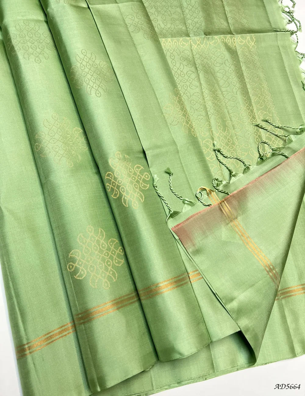 Pista Green - Kolam Soft Silk Saree Pallu View