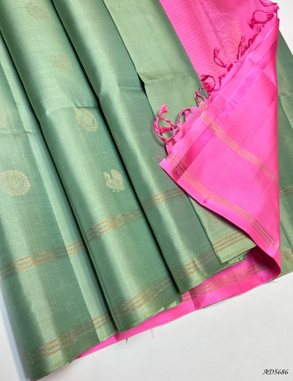 Pista Green & PInk - Soft Silk Saree Pallu View