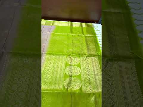 Cream & Parrot Green - Kanchi Border Soft Silk Saree