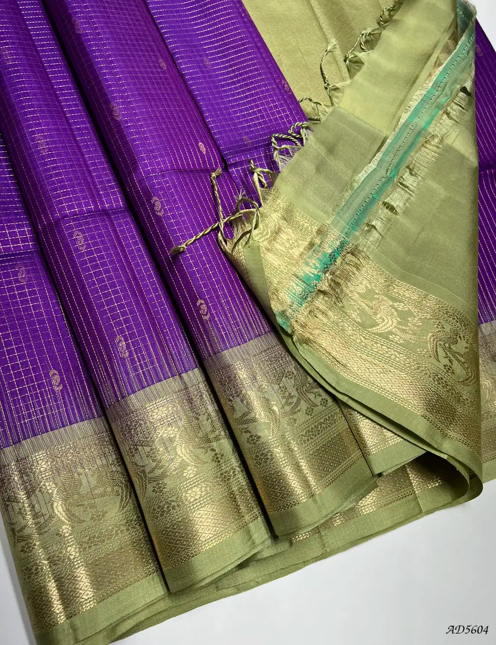 Purple & Ellachi Green - Checkerd X Kanchi Border Soft Silk Saree Pallu View