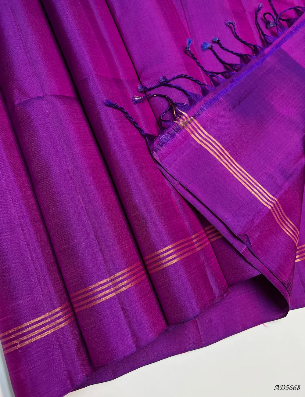 Purple - Full Plain Soft Silk Saree Pallu View