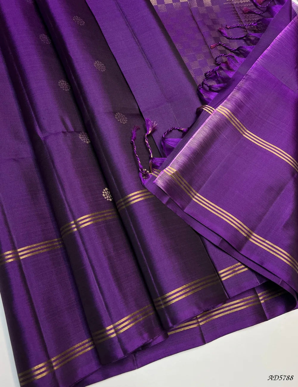 Purple - Soft Silk Saree Pallu View