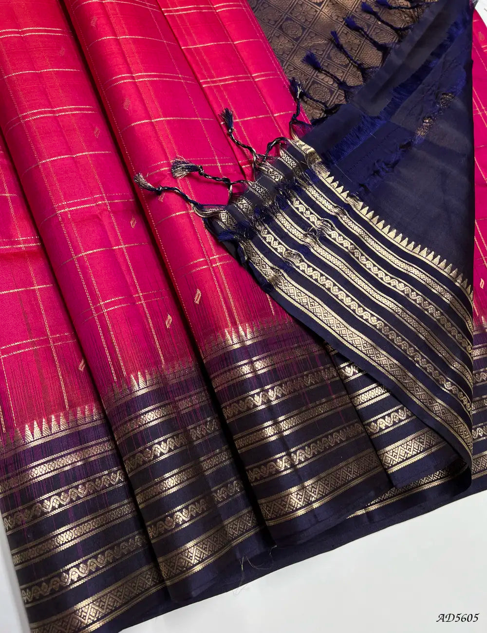 Rani Pink & In k Blue - Checkerd X Kanchi Border Soft Silk Saree Pallu View