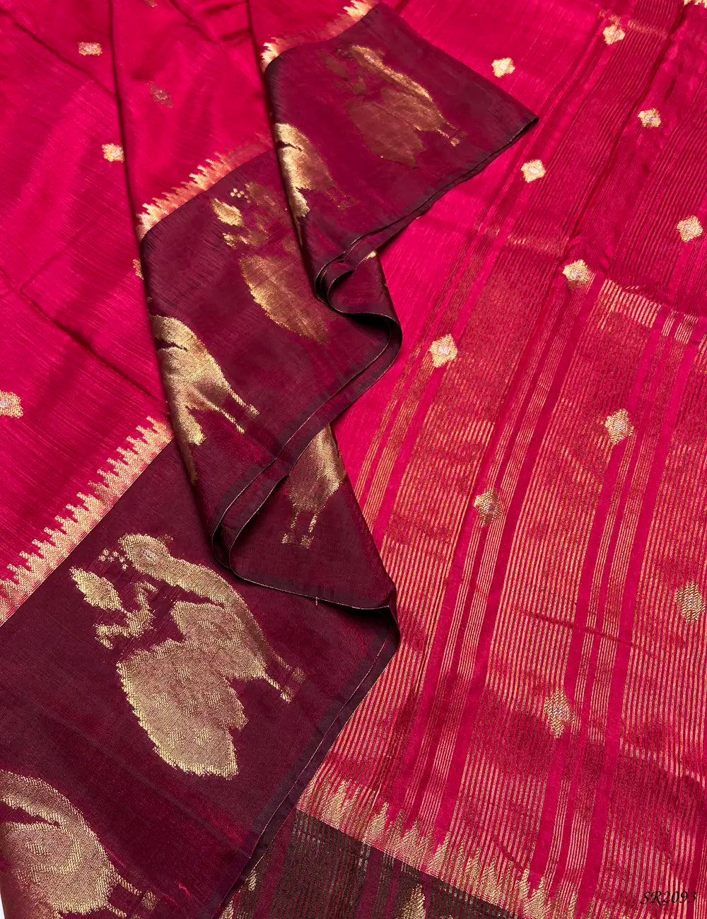 Rani Pink & Maroon - Viscose Crepe Saree Pallu View