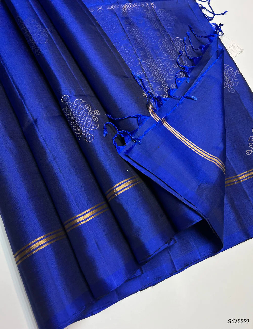 Royal Blue - Kolam Soft Silk Saree Pallu View