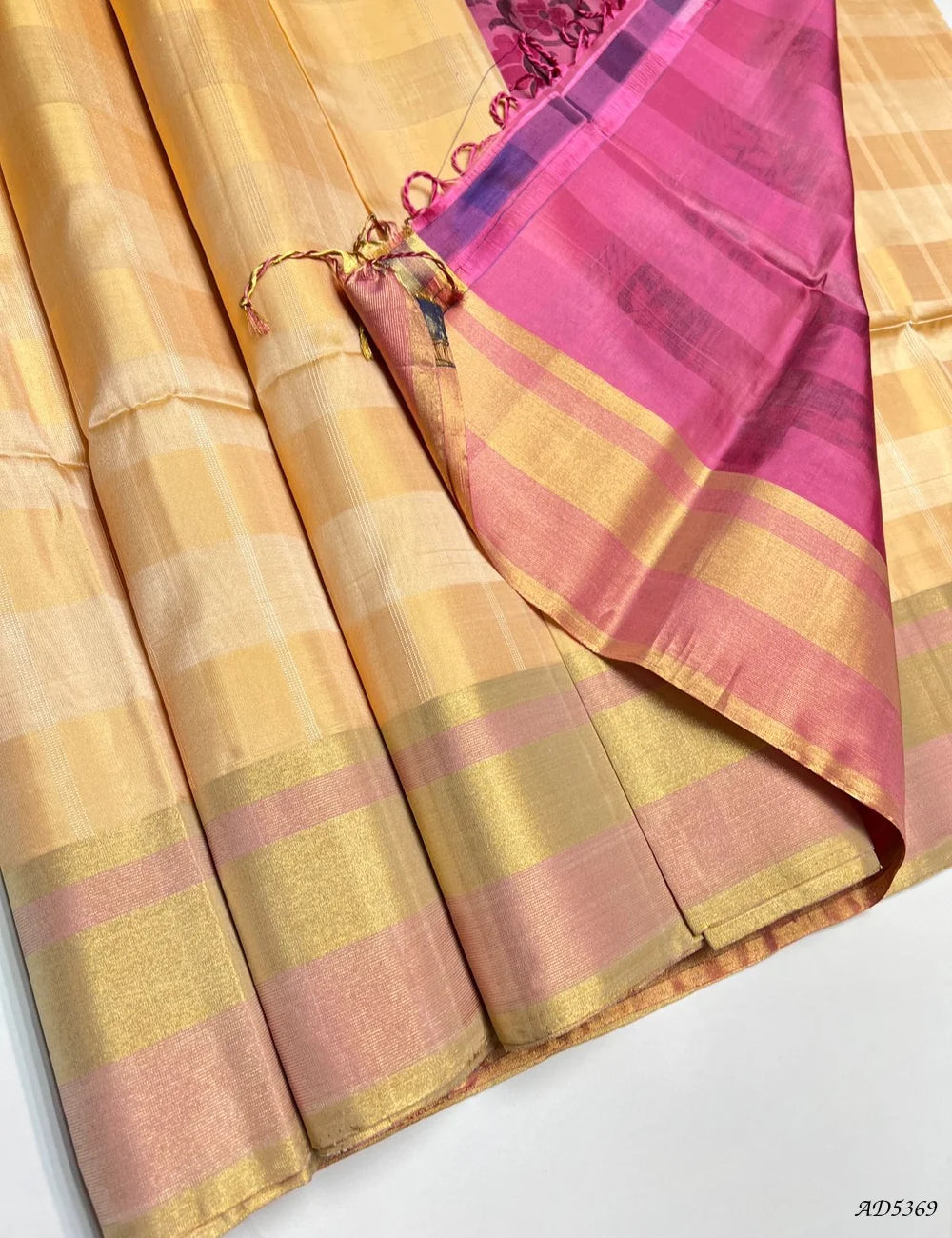 Sandal & Baby Pink - Checkered Soft Silk Saree Pallu View