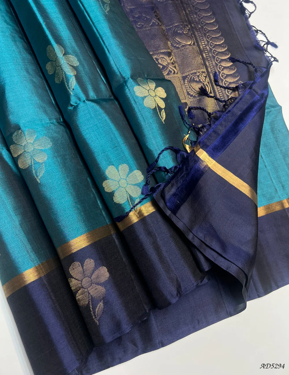 Teal & Ink Blue - Soft Silk Saree Pallu View