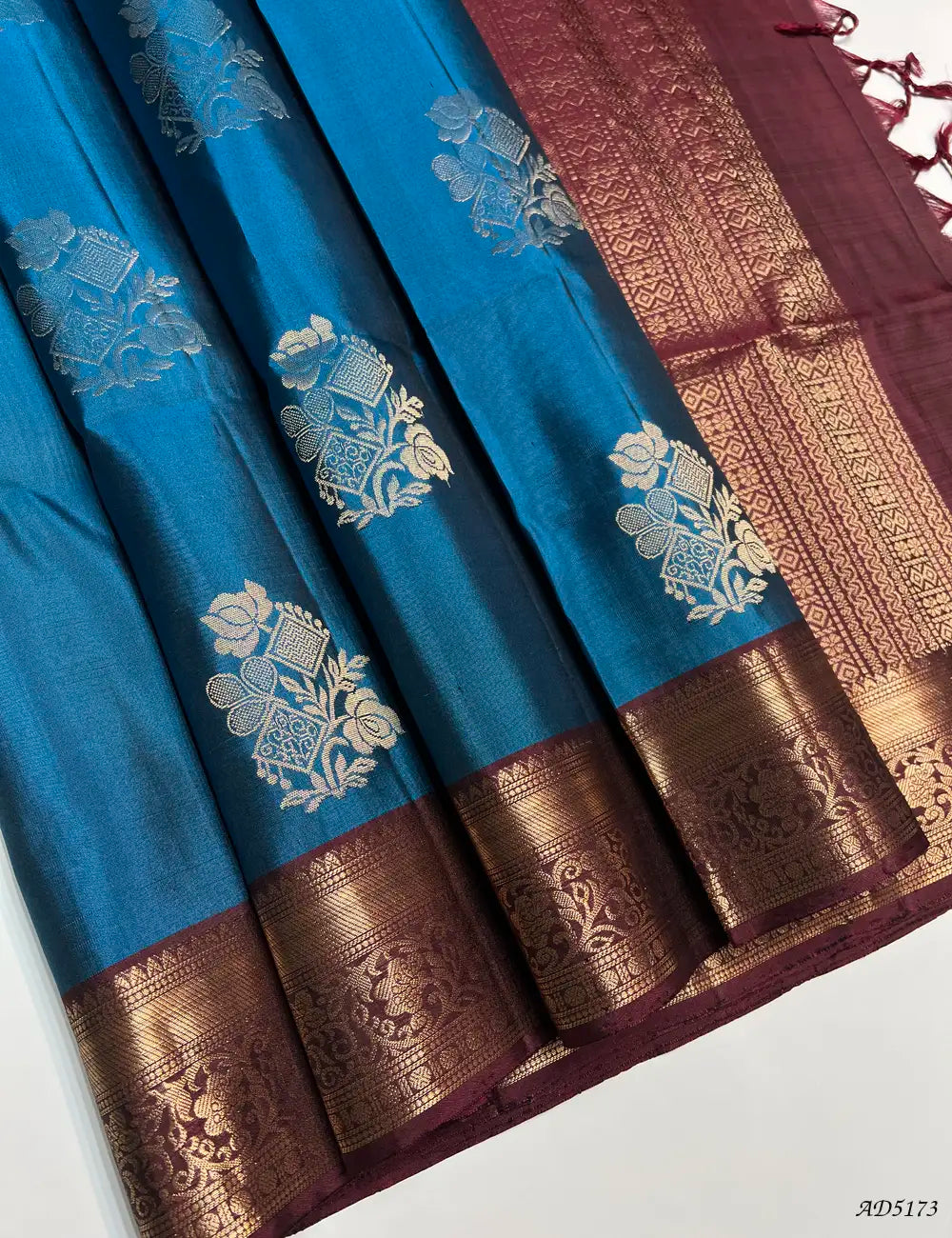 Teal & Maroon - Kanchi Border Soft Silk Saree Pallu View