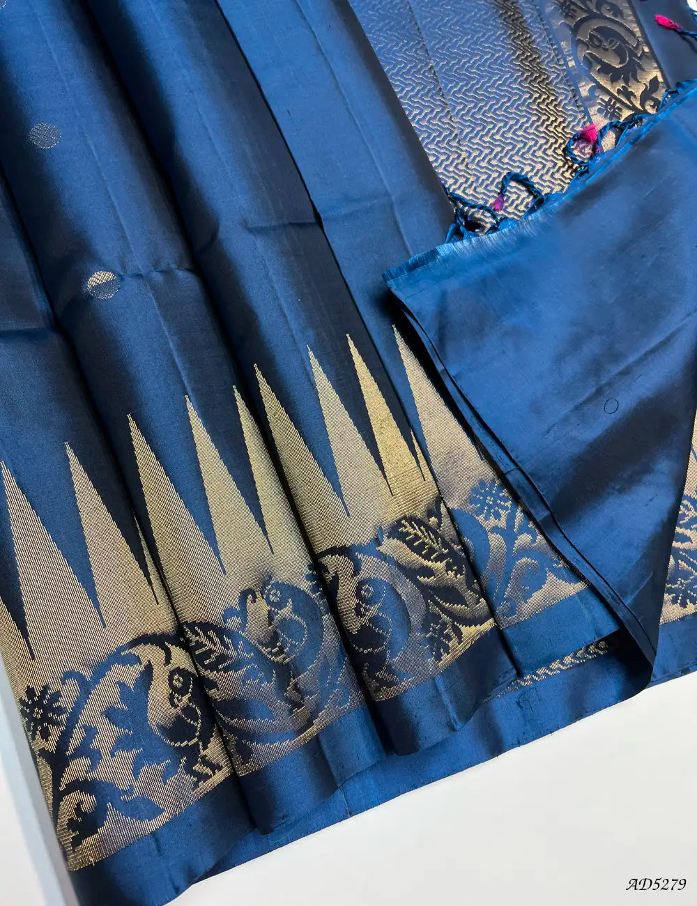 Teal - OneSide Fancy Border Soft Silk Saree Pallu View