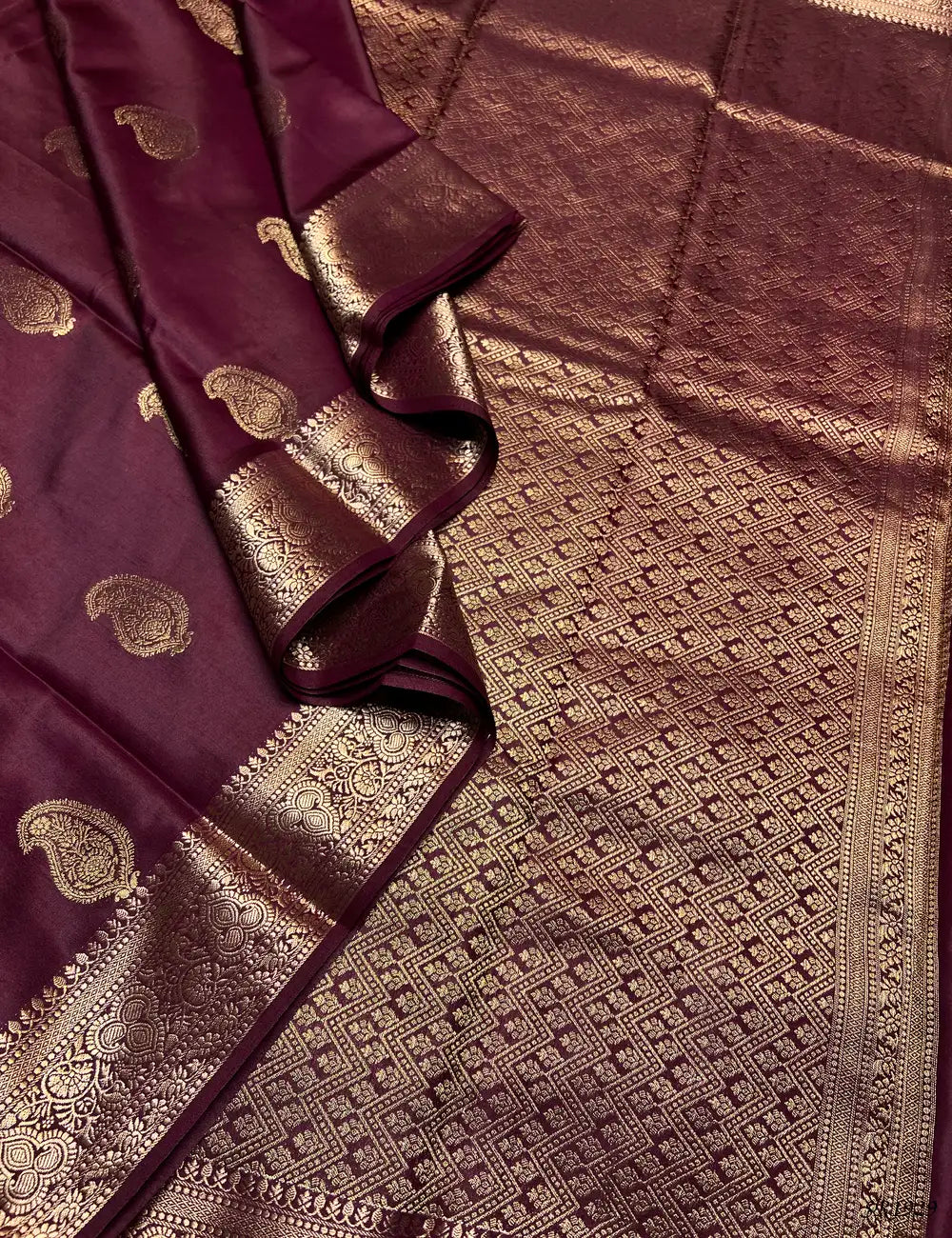 Vintage Maroon - Semi Banaras Saree Pallu View